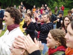 Mezi ploty: Nadržené publikum (autor: Veronika Schieblová) Mezi ploty: Nadržené publikum (autor: Veronika Schieblová)
