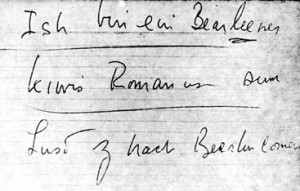 Kennedyho lísteček s nápovědou, zdroj: www.archives.gov Kennedyho lísteček s nápovědou, zdroj: www.archives.gov