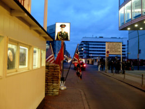Checkpoint Charlie - únor '09, autor: Michal Prouza