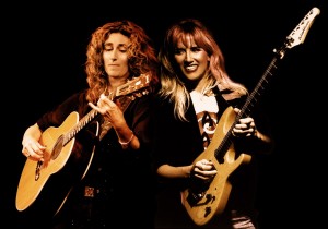 Vicki Genfan a Jennifer Batten, zdroj: www.kytaranapriczanry.cz
