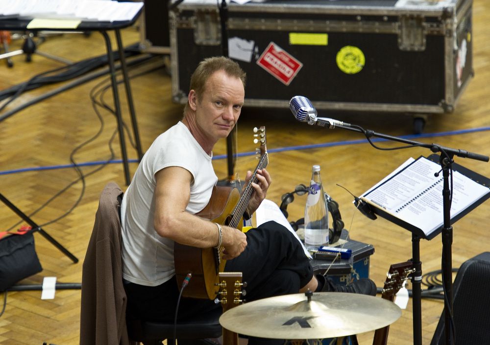 sting4___copyright_Clive_Barda_LR