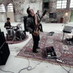 Naked Floor – energetická čtveřice s pevným základem