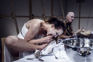 Divadlo Reduta - Nenápadný půvab buržoazie, zdroj: www.divadelniflora.cz