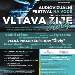 Smyslnost hudby roztančená v kapkách Vltavy a paprscích světel