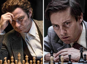 Boris Spassky (Liev Schreiber) a Bobby Fischer (Tobey Maguire)