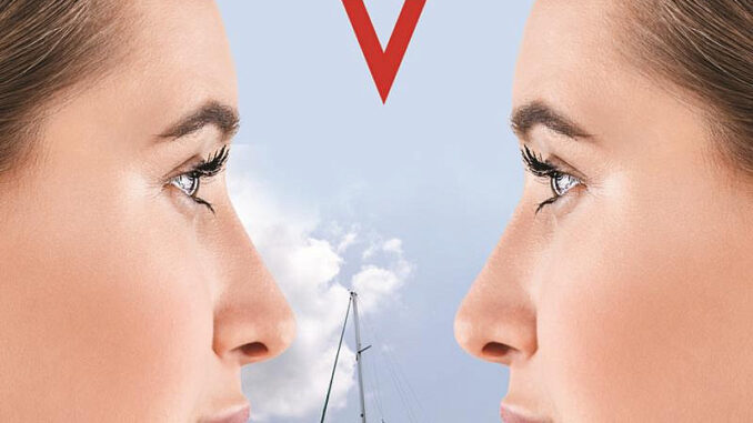 divka v zrcadle