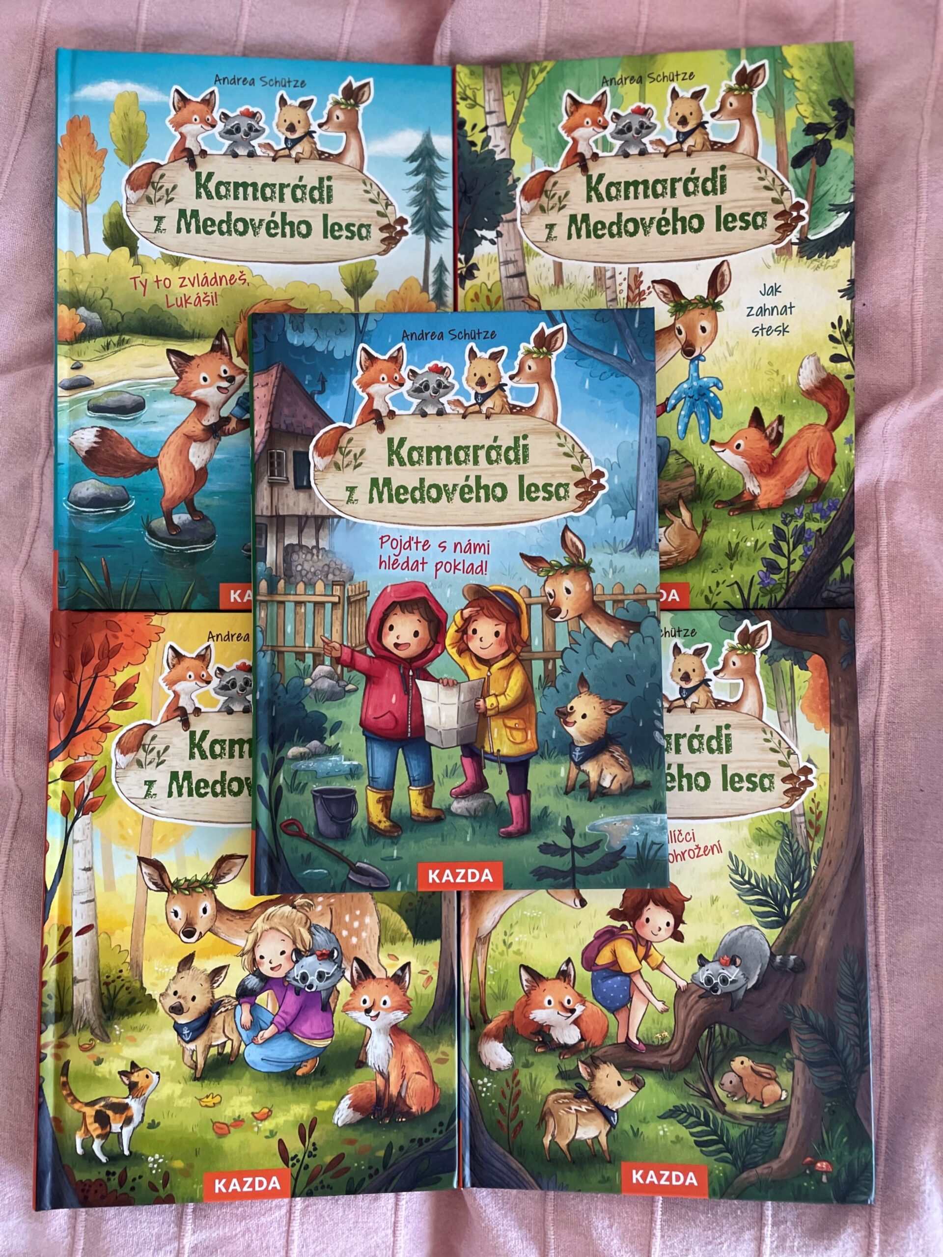 Kamaradi z Medoveho lesa Kamaradi z Medoveho lesa