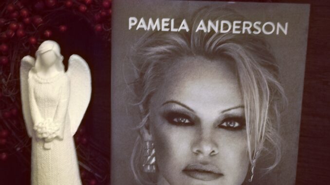 S laskou, Pamela