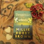 Devatenáct schodů