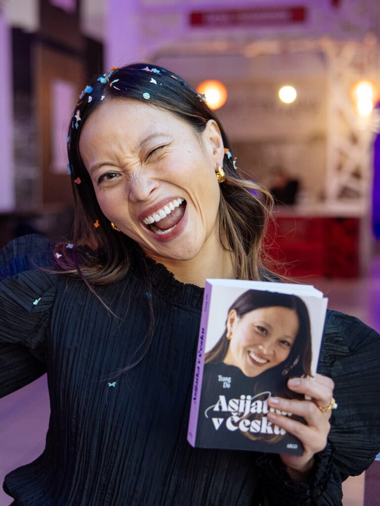 Asijatka v Česku