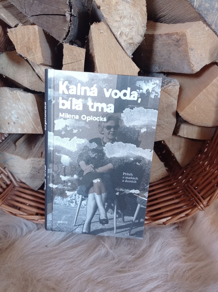 Kalná voda, bílá tma